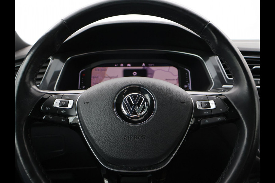 Volkswagen Tiguan Allspace 1.5 TSI DSG R-LINE + VIRTUAL COCKPIT | LEDER | WEGKL. TREKHAAK | DYNAUDIO | ADAPTIVE CRUISE