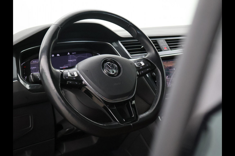 Volkswagen Tiguan Allspace 1.5 TSI DSG R-LINE + VIRTUAL COCKPIT | LEDER | WEGKL. TREKHAAK | DYNAUDIO | ADAPTIVE CRUISE