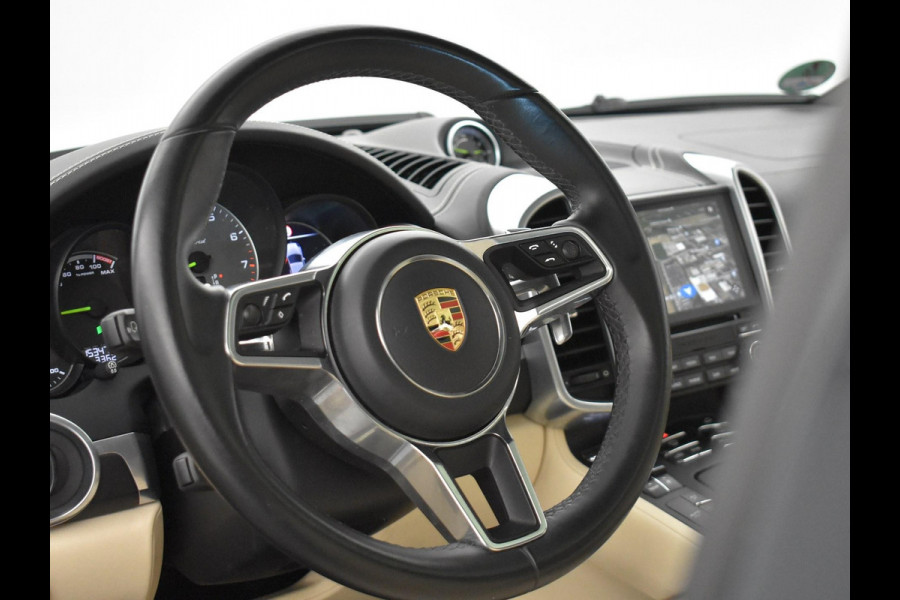 Porsche Cayenne 3.0 S E-HYBRID 416 PK + ADAPTIVE CRUISE | PANORAMA | 360 CAMERA | LUCHTVERING | APPLE CARPLAY | BOSE