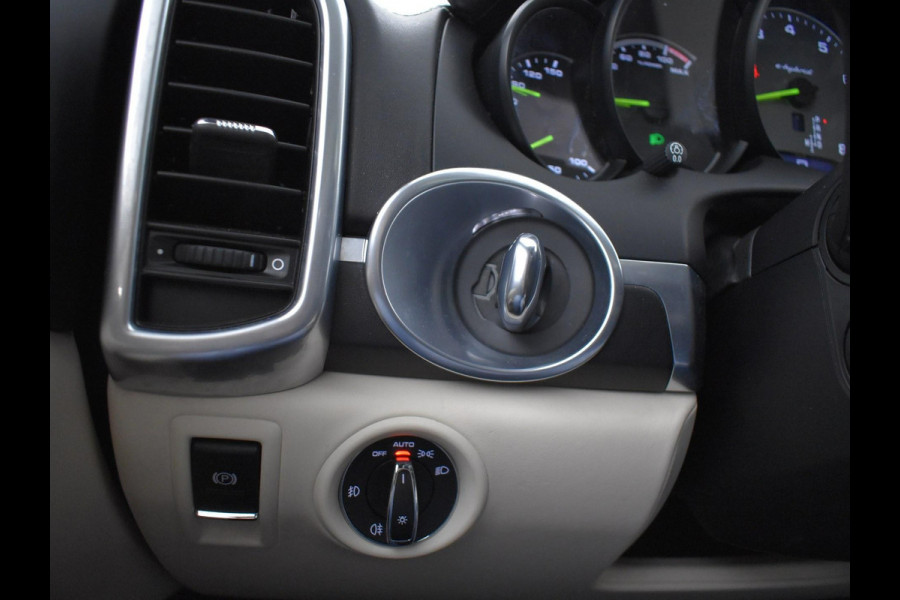 Porsche Cayenne 3.0 S E-HYBRID 416 PK + ADAPTIVE CRUISE | PANORAMA | 360 CAMERA | LUCHTVERING | APPLE CARPLAY | BOSE