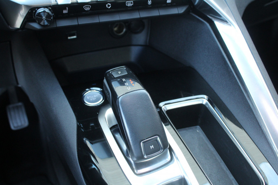 Peugeot 3008 1.2 PureTech 131pk Première AUTOMAAT Panoramadak Clima Cruise Navi 360 Camera Carplay LMV