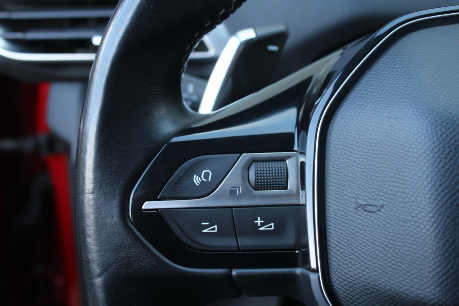 Peugeot 3008 1.2 PureTech 131pk Première AUTOMAAT Panoramadak Clima Cruise Navi 360 Camera Carplay LMV