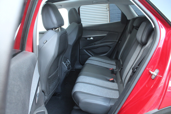 Peugeot 3008 1.2 PureTech 131pk Première AUTOMAAT Panoramadak Clima Cruise Navi 360 Camera Carplay LMV