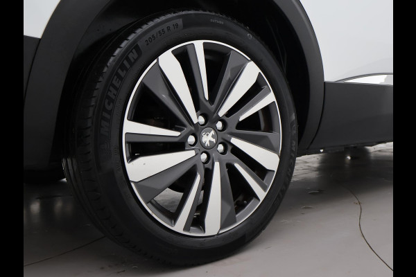 Peugeot 5008 1.2 PT 130 PK 7-PERS. *NW DISTRIBUTIE* + TREKHAAK |ADAPTIVE CRUISE | MASSAGE | CAMERA | 19 INCH LMV
