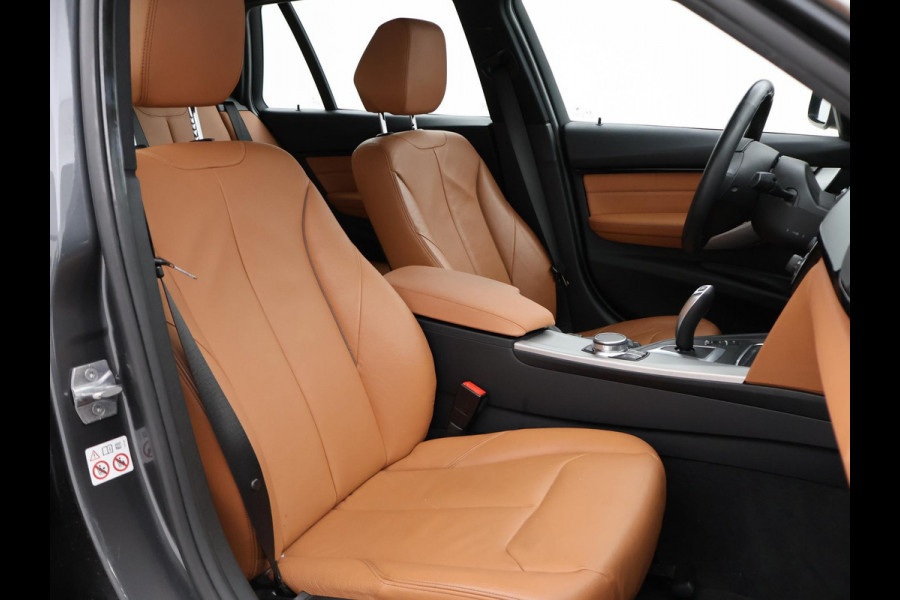 BMW 3 Serie Touring 318i AUT. LUXURY EDITION + LEDER | STOELVERW. | NAVIGATIE