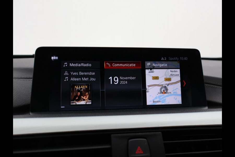 BMW 3 Serie Touring 318i AUT. LUXURY EDITION + LEDER | STOELVERW. | NAVIGATIE