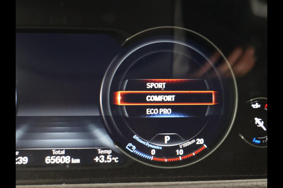 BMW 3 Serie Touring 318i AUT. LUXURY EDITION + LEDER | STOELVERW. | NAVIGATIE