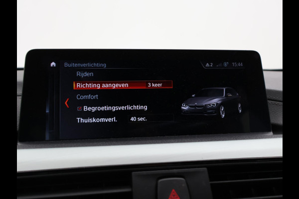 BMW 3 Serie Touring 318i AUT. LUXURY EDITION + LEDER | STOELVERW. | NAVIGATIE