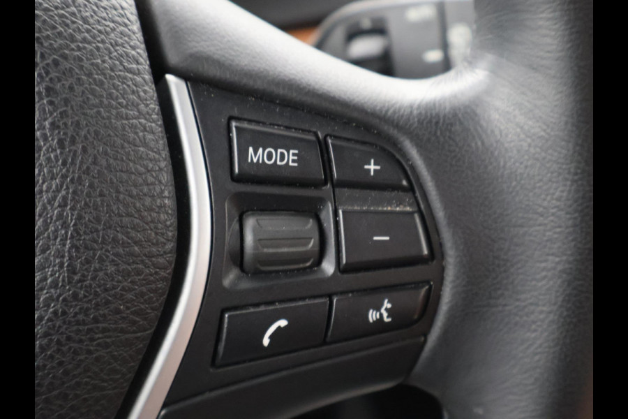 BMW 3 Serie Touring 318i AUT. LUXURY EDITION + LEDER | STOELVERW. | NAVIGATIE