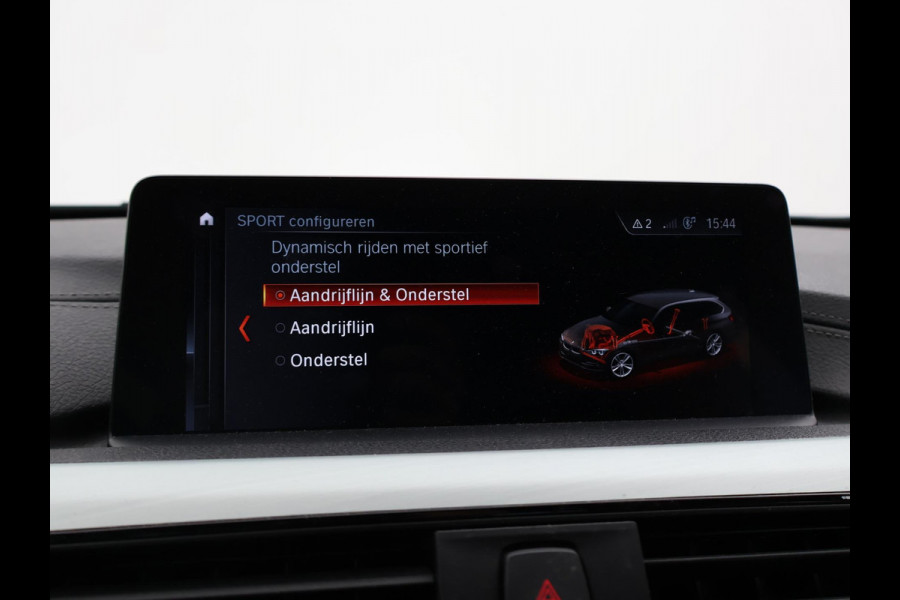 BMW 3 Serie Touring 318i AUT. LUXURY EDITION + LEDER | STOELVERW. | NAVIGATIE