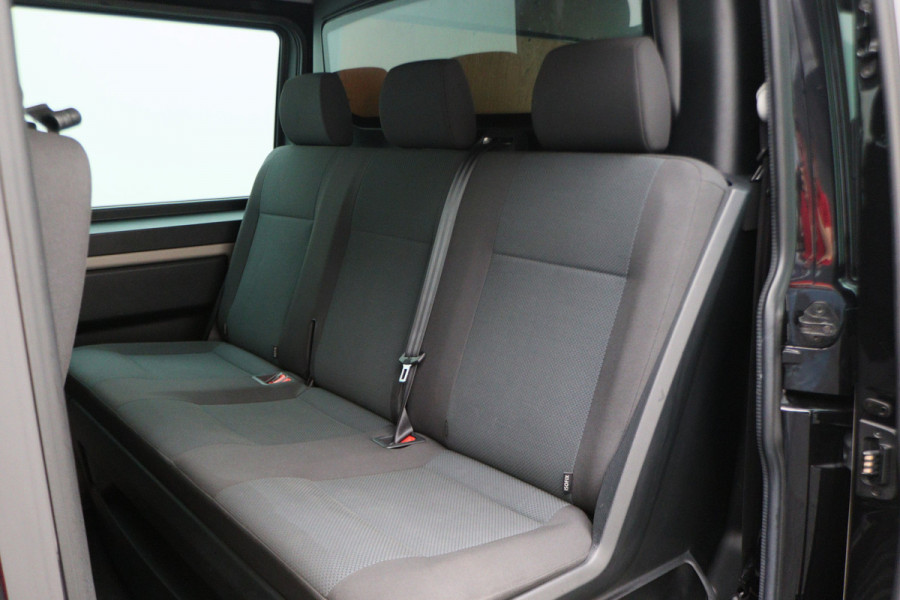 Volkswagen Transporter 2.0 TDI DSG L2H1 DC Highline 2x Schuifdeur, ACC, Apple Carplay, Bluetooth, LED, PDC, Trekhaak, 19''