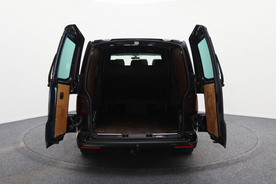Volkswagen Transporter 2.0 TDI DSG L2H1 DC Highline 2x Schuifdeur, ACC, Apple Carplay, Bluetooth, LED, PDC, Trekhaak, 19''