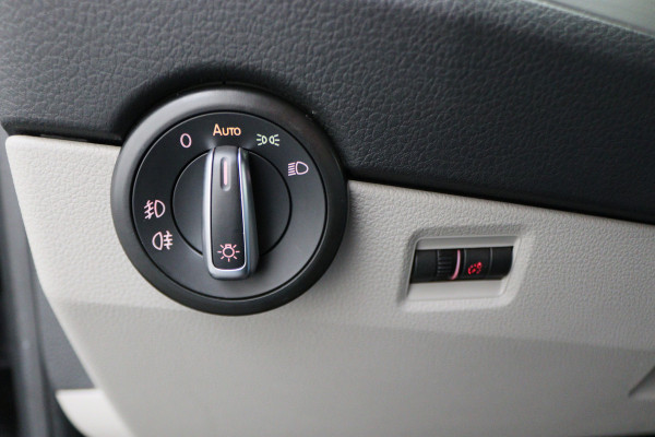 Volkswagen Transporter 2.0 TDI DSG L2H1 DC Highline 2x Schuifdeur, ACC, Apple Carplay, Bluetooth, LED, PDC, Trekhaak, 19''