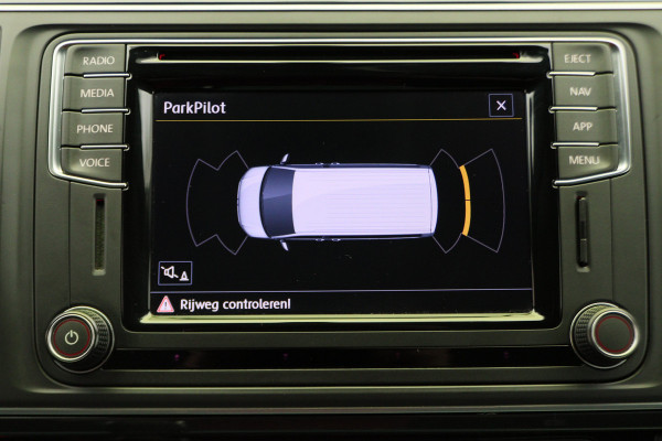 Volkswagen Transporter 2.0 TDI DSG L2H1 DC Highline 2x Schuifdeur, ACC, Apple Carplay, Bluetooth, LED, PDC, Trekhaak, 19''