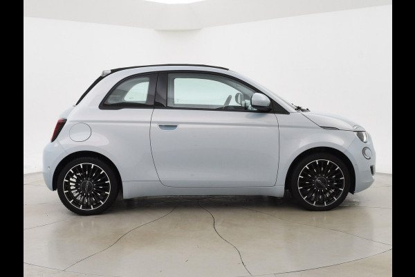 Fiat 500C 42 kWh Aut. *CELESTIAL BLUE* + STOELVERW. | CAMERA | 17 INCH | APPLE CARPLAY