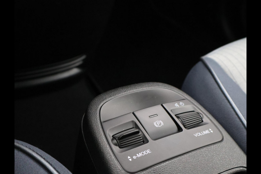 Fiat 500C 42 kWh Aut. *CELESTIAL BLUE* + STOELVERW. | CAMERA | 17 INCH | APPLE CARPLAY