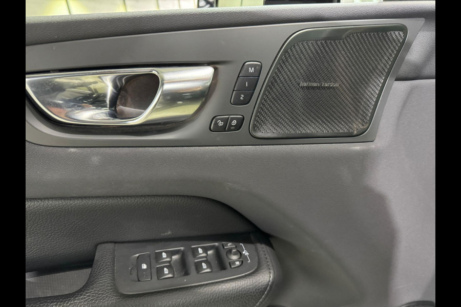Volvo XC60 2.0 T6 Plug-in hybrid AWD Plus Bright | Pano | Memory | H&K | Camera | Trekhaak