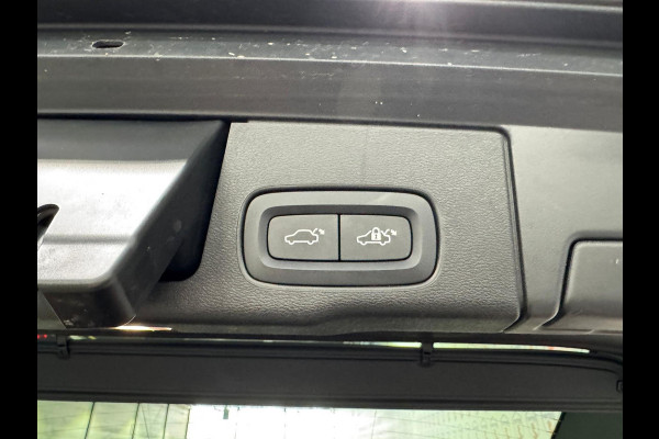 Volvo XC60 2.0 T6 Plug-in hybrid AWD Plus Bright | Pano | Memory | H&K | Camera | Trekhaak