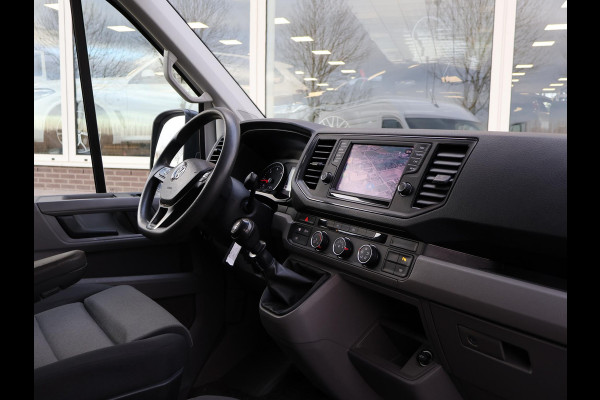 Volkswagen Crafter 35 2.0 TDI 140 PK L3H3 + WERKPLAATS INRICHTING + TREKHAAK 3000 KG | CAMERA | DAB | APPLE CARPLAY