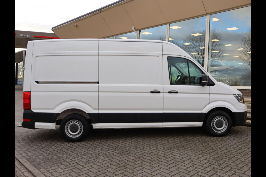 Volkswagen Crafter 35 2.0 TDI 140 PK L3H3 + WERKPLAATS INRICHTING + TREKHAAK 3000 KG | CAMERA | DAB | APPLE CARPLAY