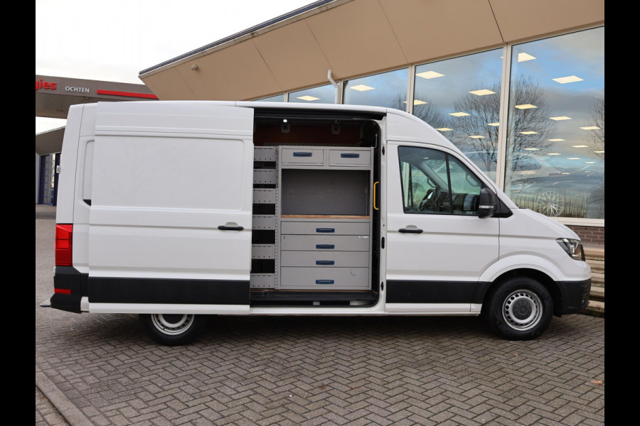 Volkswagen Crafter 35 2.0 TDI 140 PK L3H3 + WERKPLAATS INRICHTING + TREKHAAK 3000 KG | CAMERA | DAB | APPLE CARPLAY