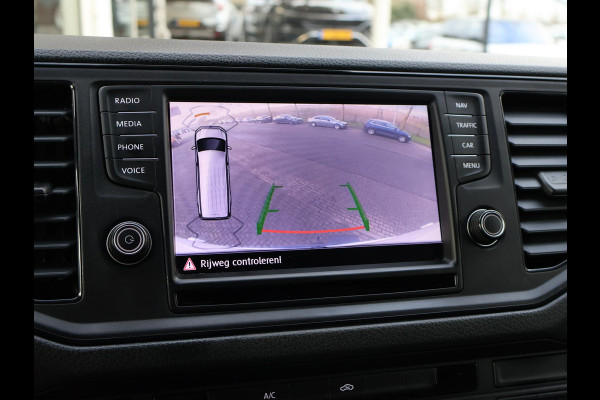 Volkswagen Crafter 35 2.0 TDI 140 PK L3H3 + WERKPLAATS INRICHTING + TREKHAAK 3000 KG | CAMERA | DAB | APPLE CARPLAY