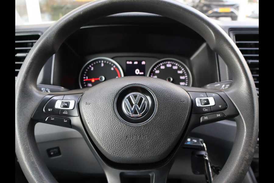 Volkswagen Crafter 35 2.0 TDI 140 PK L3H3 + WERKPLAATS INRICHTING + TREKHAAK 3000 KG | CAMERA | DAB | APPLE CARPLAY