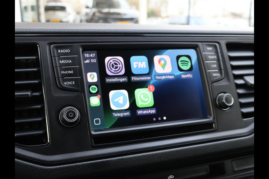 Volkswagen Crafter 35 2.0 TDI 140 PK L3H3 + WERKPLAATS INRICHTING + TREKHAAK 3000 KG | CAMERA | DAB | APPLE CARPLAY