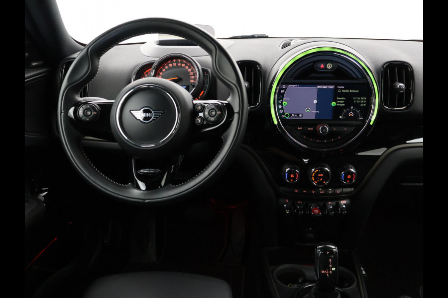 MINI Countryman 1.5 COOPER AUT. ORIG. NL CHILI + LEDER | CAMERA | HEAD-UP | LED | HARMAN/KARDON
