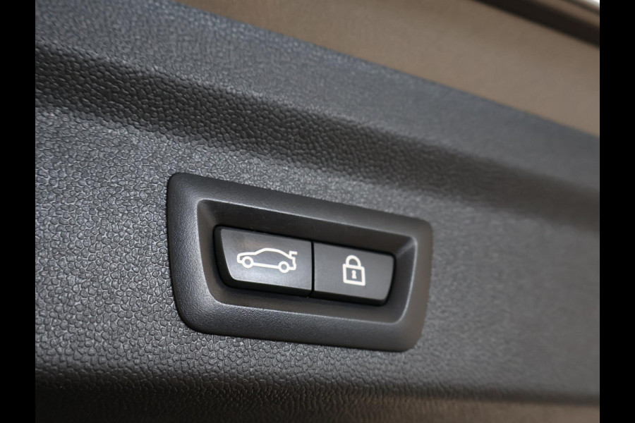 MINI Countryman 1.5 COOPER AUT. ORIG. NL CHILI + LEDER | CAMERA | HEAD-UP | LED | HARMAN/KARDON