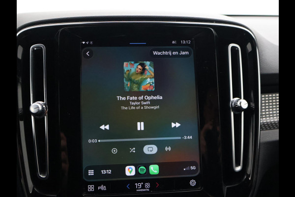 Volvo XC40 RECHARGE P8 AWD 408 PK + AFN. TREKHAAK | APPLE CARPLAY | 19 INCH | DAB | GOOGLE MAPS