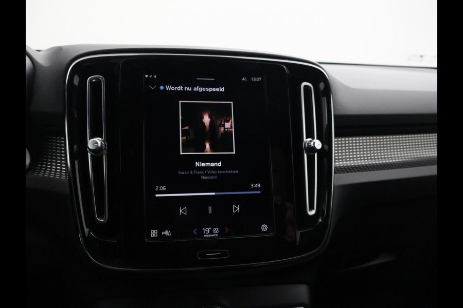 Volvo XC40 RECHARGE P8 AWD 408 PK + AFN. TREKHAAK | APPLE CARPLAY | 19 INCH | DAB | GOOGLE MAPS