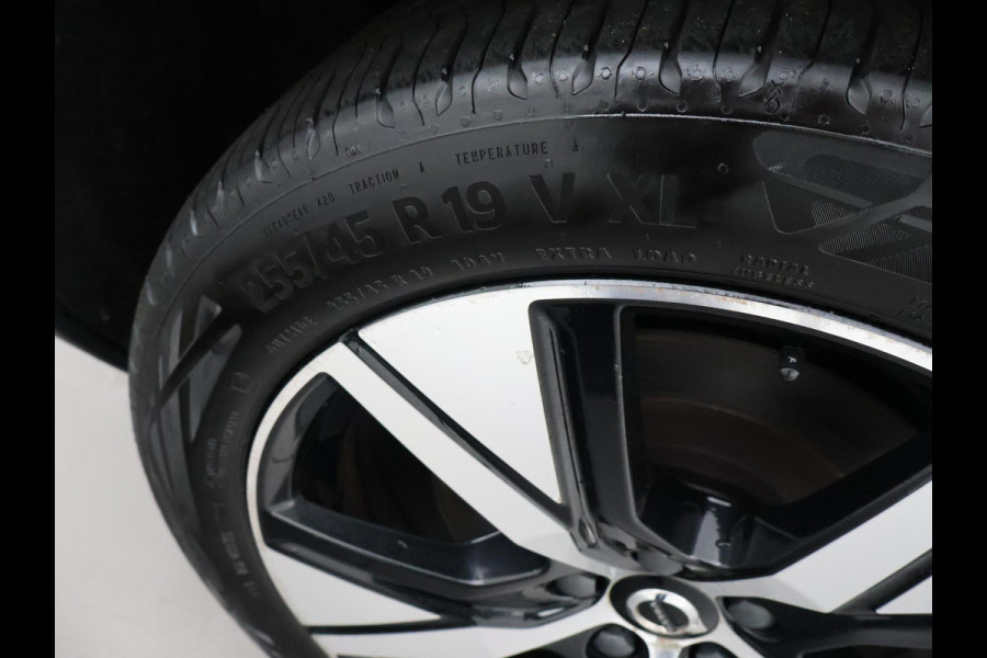 Volvo XC40 RECHARGE P8 AWD 408 PK + AFN. TREKHAAK | APPLE CARPLAY | 19 INCH | DAB | GOOGLE MAPS