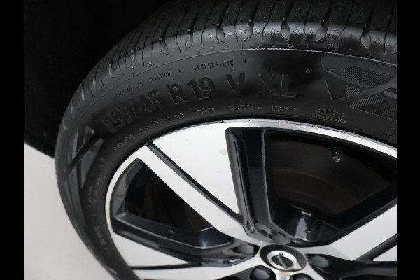 Volvo XC40 RECHARGE P8 AWD 408 PK + AFN. TREKHAAK | APPLE CARPLAY | 19 INCH | DAB | GOOGLE MAPS