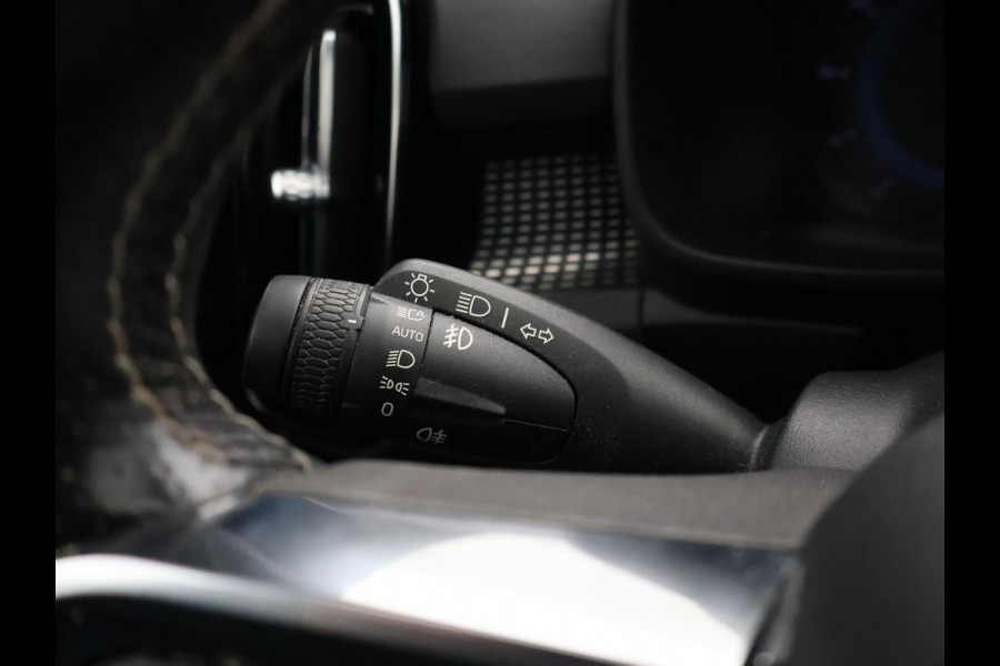 Volvo XC40 RECHARGE P8 AWD 408 PK + AFN. TREKHAAK | APPLE CARPLAY | 19 INCH | DAB | GOOGLE MAPS