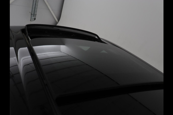 MINI Clubman 2.0 Cooper S | 192pk | Panoramadak | Leder | Trekhaak | Carplay | Navigatie | Parkeerhulp | Full LED | Verwarmde voorruit | Getint glas