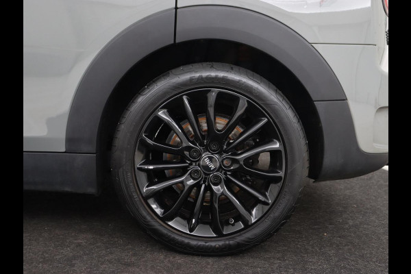 MINI Clubman 2.0 Cooper S | 192pk | Panoramadak | Leder | Trekhaak | Carplay | Navigatie | Parkeerhulp | Full LED | Verwarmde voorruit | Getint glas