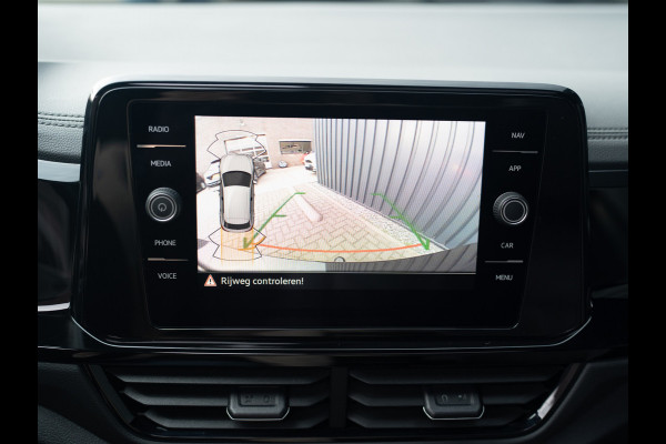 Volkswagen T-Roc 1.5 TSI R-Line Business | Beats | Panodak | IQ Light | Keyless | Side Assist | Elk. A-klep | Trekhaak afnb. | Prijs Rijklaar!!