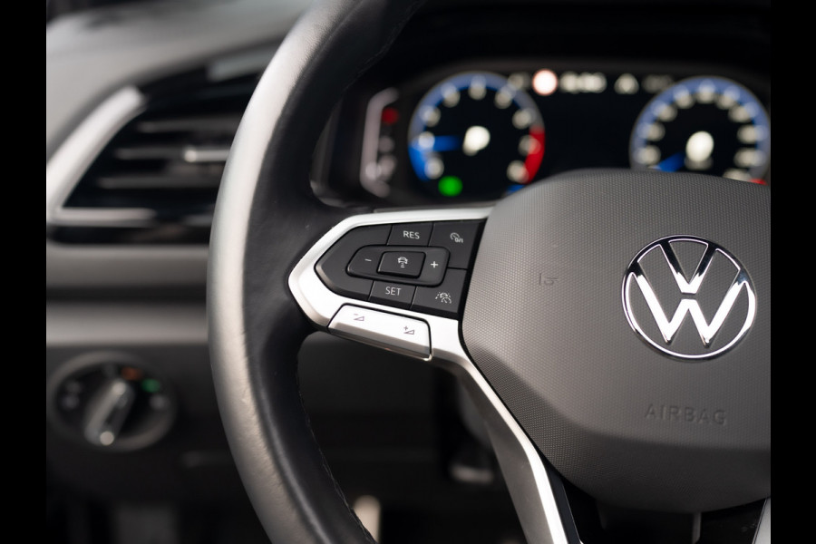 Volkswagen T-Roc 1.5 TSI R-Line Business | Beats | Panodak | IQ Light | Keyless | Side Assist | Elk. A-klep | Trekhaak afnb. | Prijs Rijklaar!!