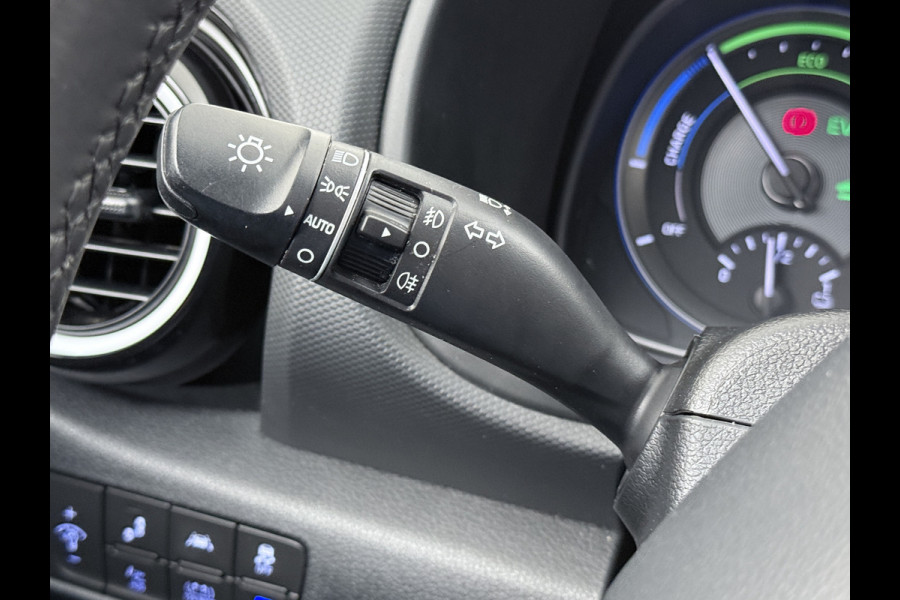 Hyundai Kona 1.6 HEV AUT-6 141pk Adaptive-Cr Trekhaak HUD Camera Android Apple Carplay Navi Bordherkenning PDC Fashion Keyless Head-Up-Display Auto-Pilot (Lane-Assist+ACC) ESP Mild Hybride Priv.Glass Botsing waarsch syst Dodehoek-assistent