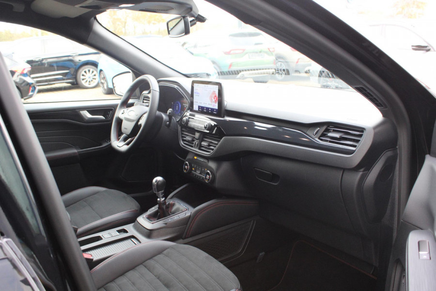 Ford Kuga 1.5 EcoBoost ST-Line X | Stoel + Stuurverwarming | Adaptive Cruise Control | Climate Control | Navigatie | 19'' Lichtmetalen Velgen |