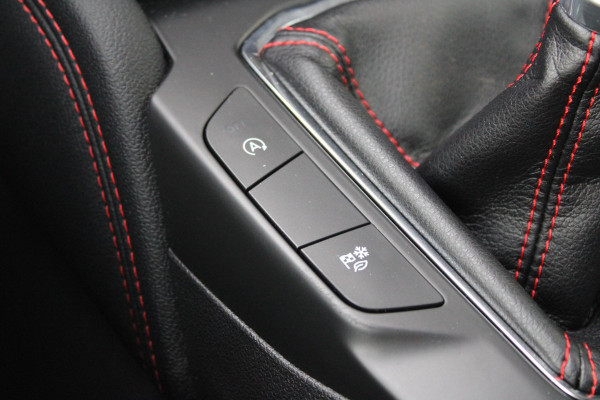 Ford Kuga 1.5 EcoBoost ST-Line X | Stoel + Stuurverwarming | Adaptive Cruise Control | Climate Control | Navigatie | 19'' Lichtmetalen Velgen |