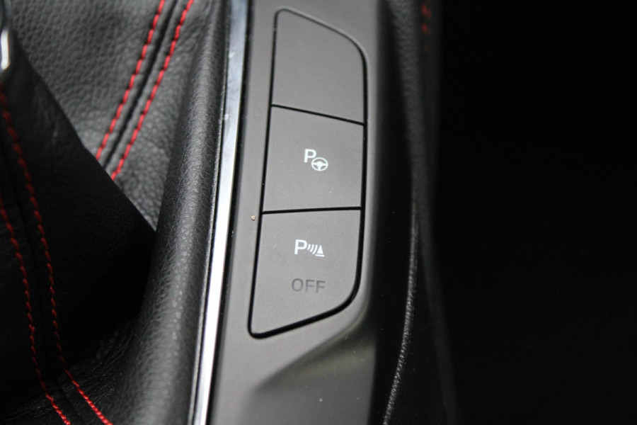 Ford Kuga 1.5 EcoBoost ST-Line X | Stoel + Stuurverwarming | Adaptive Cruise Control | Climate Control | Navigatie | 19'' Lichtmetalen Velgen |