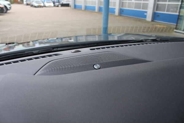 Ford Kuga 1.5 EcoBoost ST-Line X | Stoel + Stuurverwarming | Adaptive Cruise Control | Climate Control | Navigatie | 19'' Lichtmetalen Velgen |