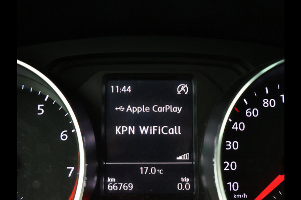 Volkswagen Polo 1.0 TSI BLUEMOTION 5-DEURS *66.769 KM* + TREKHAAK | APPLE CARPLAY | PDC