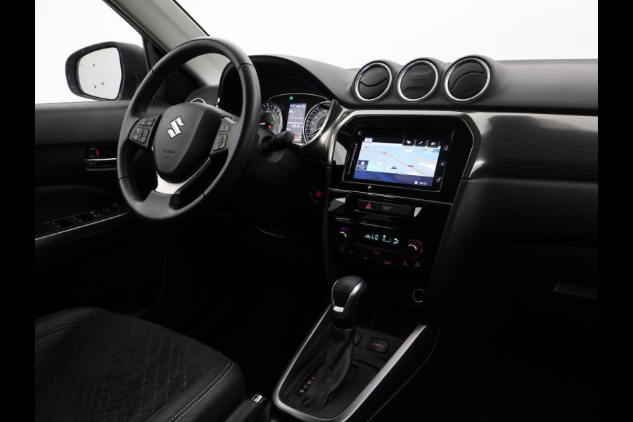 Suzuki Vitara 1.5 HYBRID AUT. ALLGRIP 4WD STYLE + TREKHAAK | ADAPTIVE CRUISE | CAMERA | STOELVERW. | NAVIGATIE