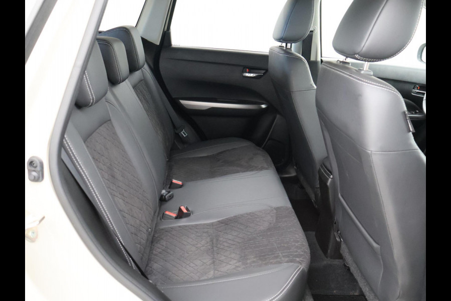 Suzuki Vitara 1.5 HYBRID AUT. ALLGRIP 4WD STYLE + TREKHAAK | ADAPTIVE CRUISE | CAMERA | STOELVERW. | NAVIGATIE