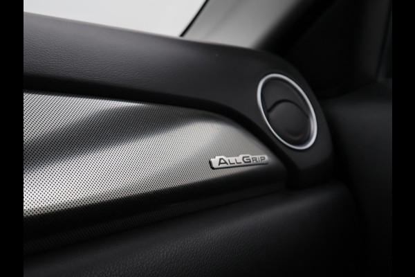 Suzuki Vitara 1.5 HYBRID AUT. ALLGRIP 4WD STYLE + TREKHAAK | ADAPTIVE CRUISE | CAMERA | STOELVERW. | NAVIGATIE