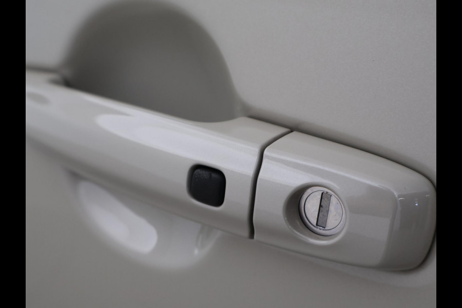 Suzuki Vitara 1.5 HYBRID AUT. ALLGRIP 4WD STYLE + TREKHAAK | ADAPTIVE CRUISE | CAMERA | STOELVERW. | NAVIGATIE