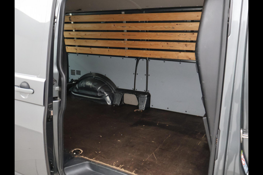 Volkswagen Transporter 2.0 TDI 150 PK DSG AUT. + APPLE CARPLAY | DAB | CRUISE CONTROL
